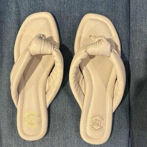 True Craft Women Sandals